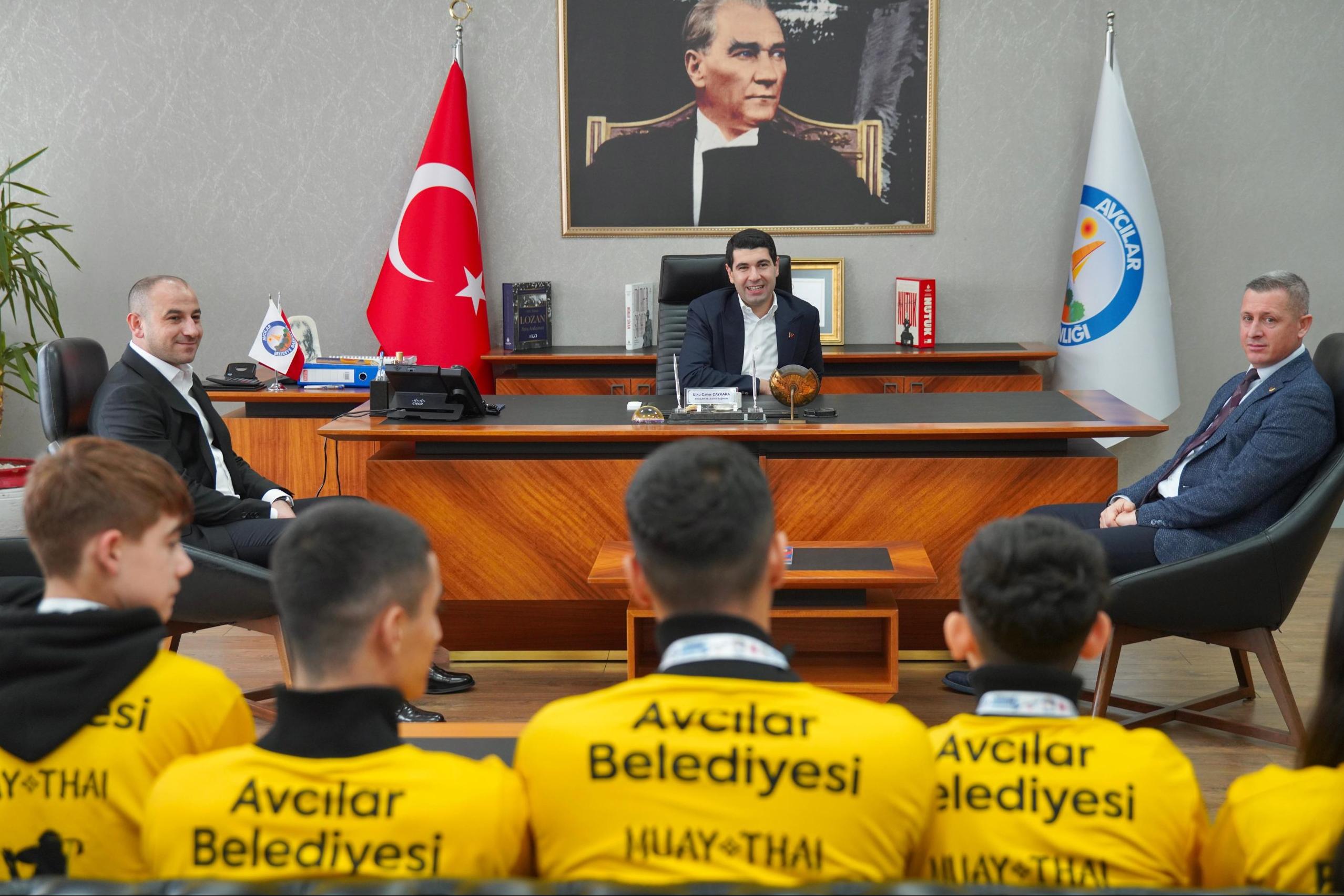 “AVRUPA’NIN EN İYİ TAKIMI” BAŞKAN ÇAYKARA’YI ZİYARET ETTİ